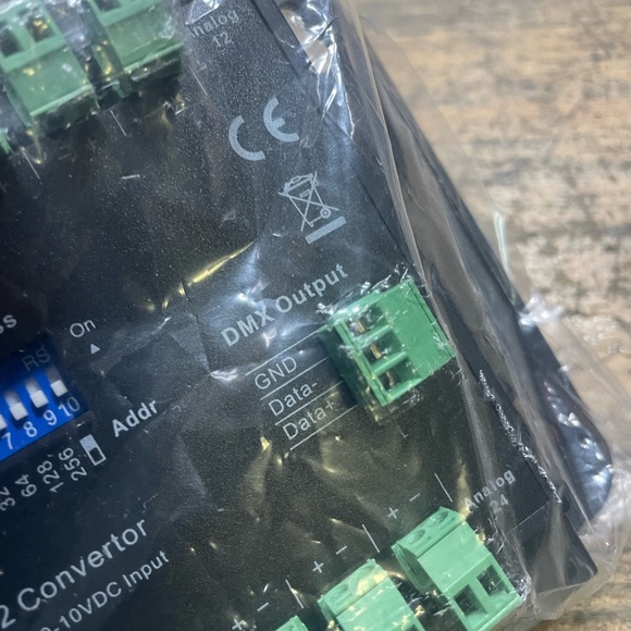 botex MU24 dmx 512 signal to analog converter .
New - Picture 3 of 7